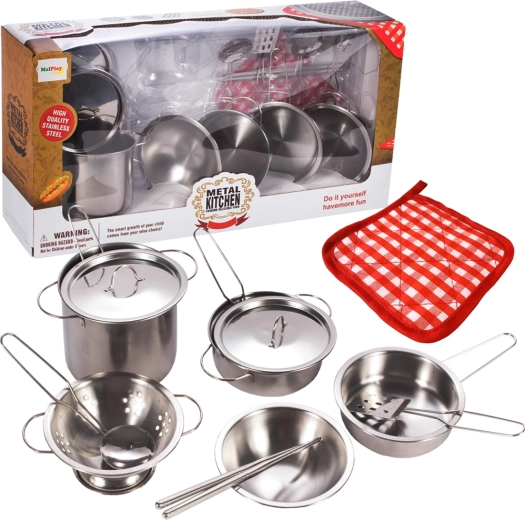 Set aus Metall-Küchengeschirr