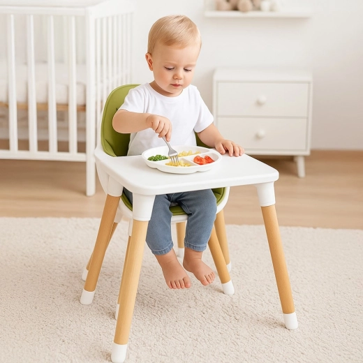 3-in-1: Hochstuhl, niedriger Stuhl und Set mit Tischchen
