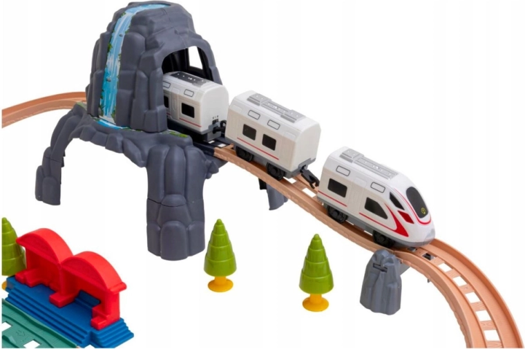 Mehrstöckige Strecke mit Tunnel und Brücke