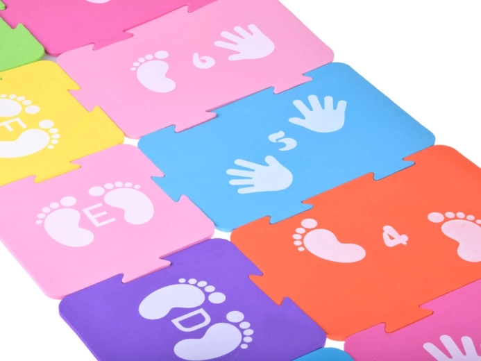 Zahlen und Buchstaben in Bewegung lernen