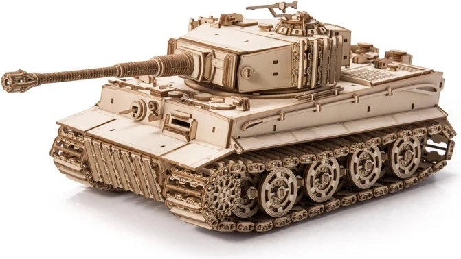 Detailreiches Holzmodell des Panzers Tiger M1