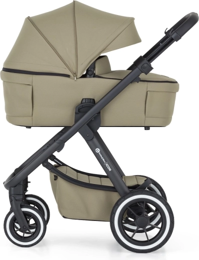 Maximaler Komfort ab Geburt: geräumige Babywanne mit Belüftung