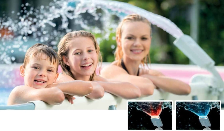 Vierfarbige Lichtshow im Wasserfall