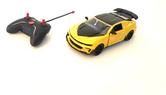 Sportliches RC Auto rot