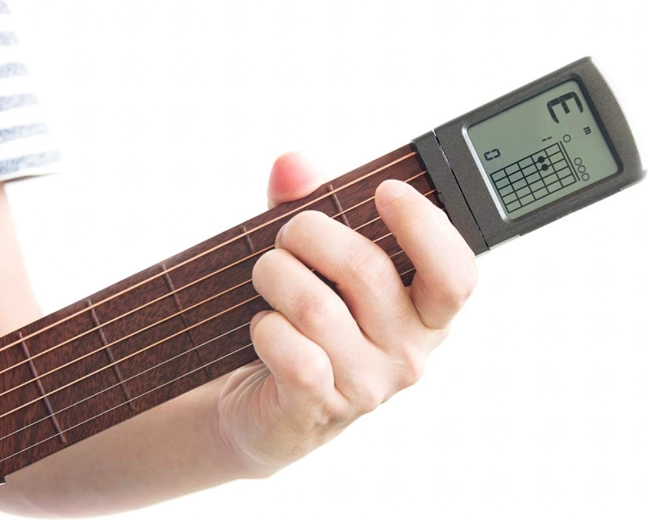 Echtes Griffbrett mit Stahlsaiten