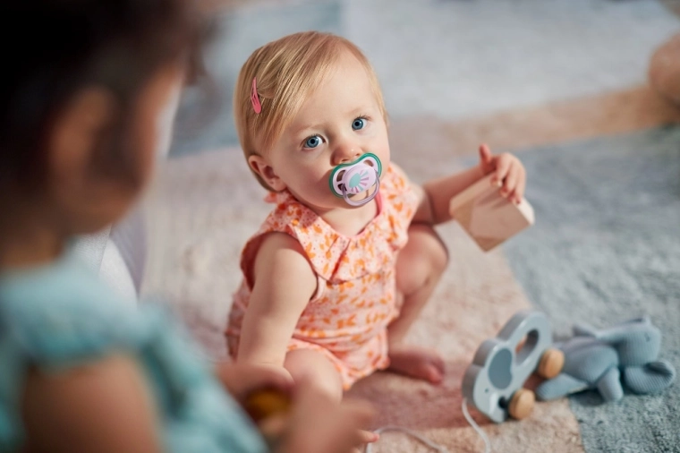 Orthodontischer Silikonsauger mit natürlichem Gefühl