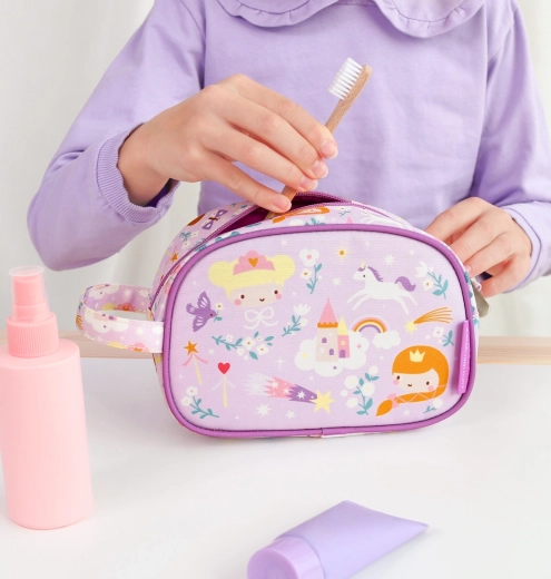 Geräumiges Fach für die tägliche Hygiene