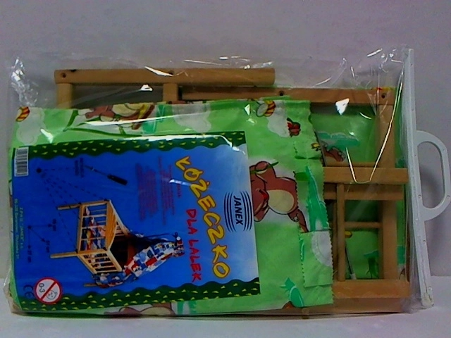 Großes Kinderbett mit Baldachin