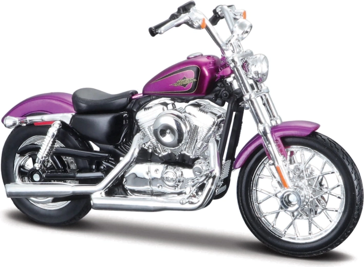 Maisto Harley-Davidson 2013 XL 1200V Seventy-Two 1:18 lila