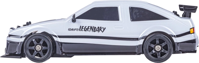 4x4-Antrieb und Drift-Reifen für kontrolliertes Driften