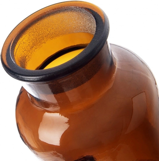 Breiter Hals für komfortables Befüllen