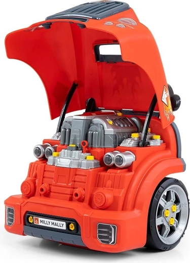 Öffnende Motorhaube und realistischer Motor