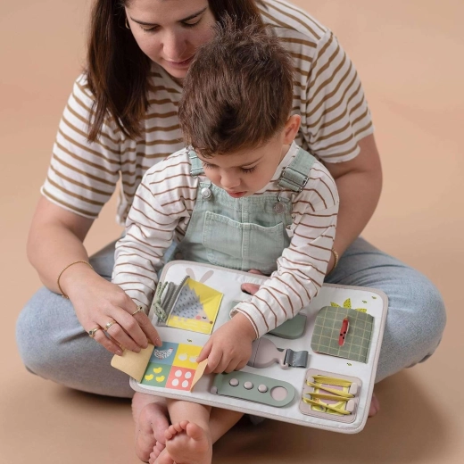 Sensorisches und lehrreiches Spiel