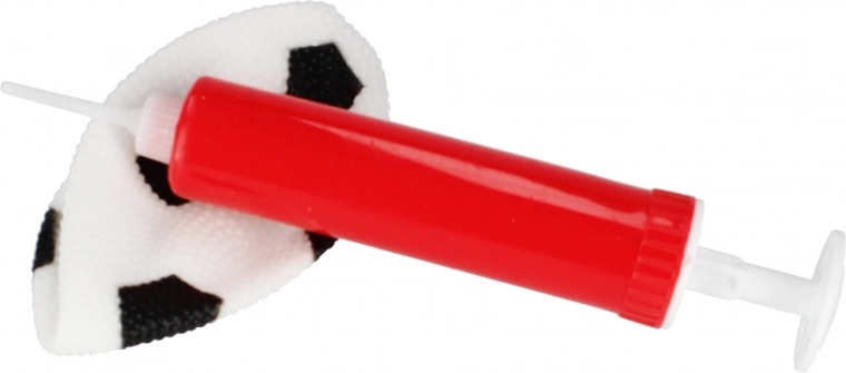 Ball und Pumpe im Lieferumfang