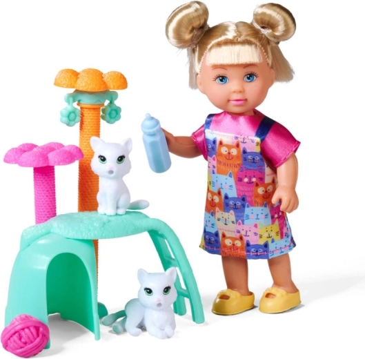 Evi-Love-Puppe und zwei Kätzchen