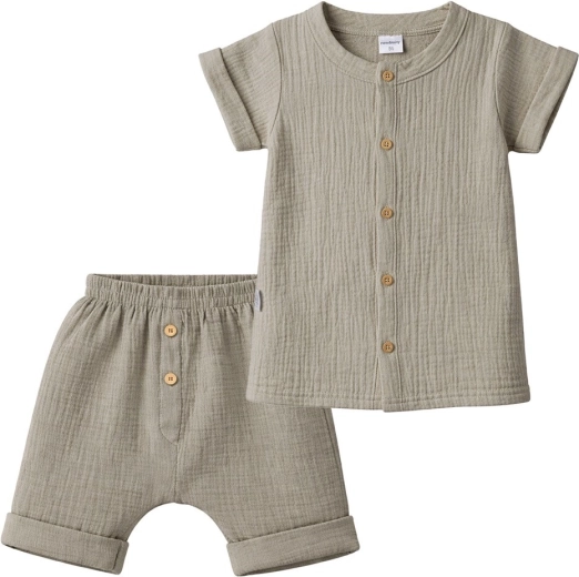 Einfaches Anziehen dank Hemd mit Knopfleiste