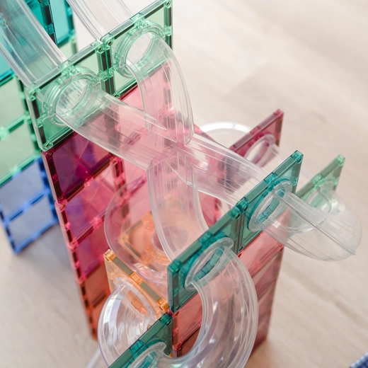Transparente Röhren für spielerisches Physiklernen