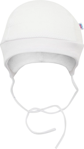 Mütze mit Ohrenabdeckung und Bändchen