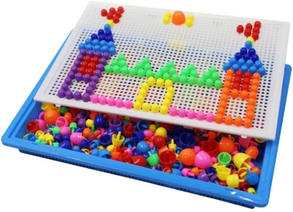 Bunte Mosaik mit 296 Pilzsteckern