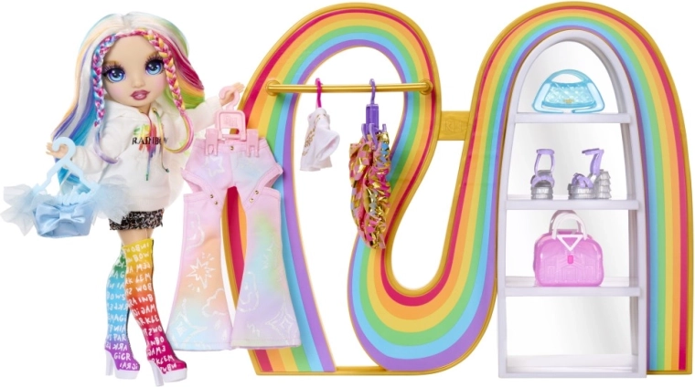 Praktischer Kleiderschrank und Kleiderständer