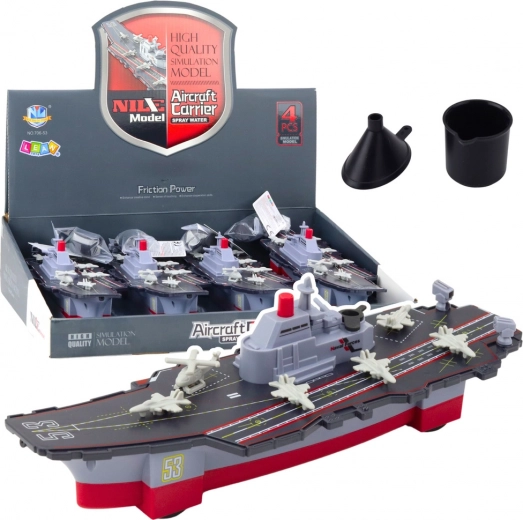 Militärschiff mit Antrieb und Wassereffekten