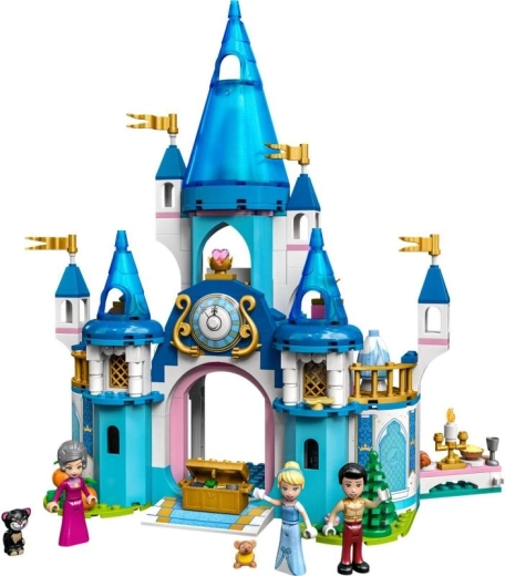 Märchenhaftes dreistöckiges Schloss