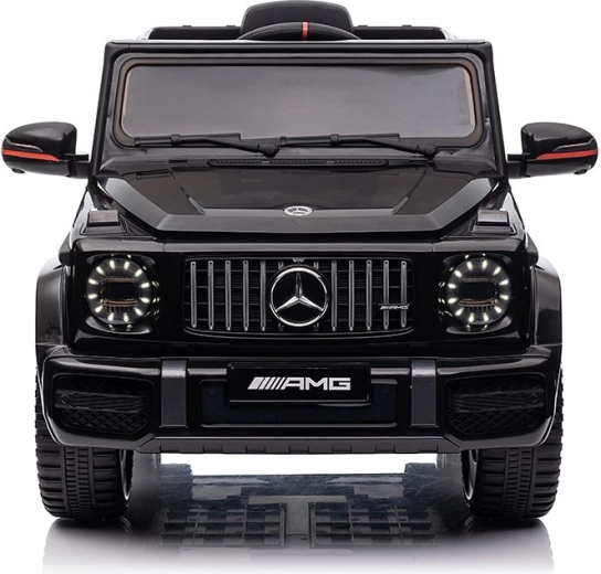 Realistisches AMG‑Fahrerlebnis mit LED‑Lichtern