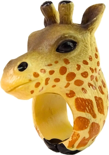 Giraffe direkt am Finger