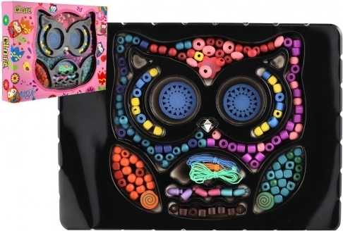 Bunte Perlen mit Schnur