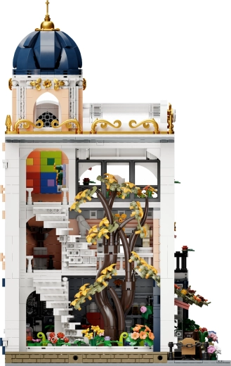 Blumen-Atrium und Wendeltreppe