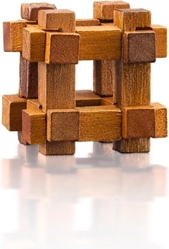 Hölzerne 3D-Puzzles für räumliches Denken