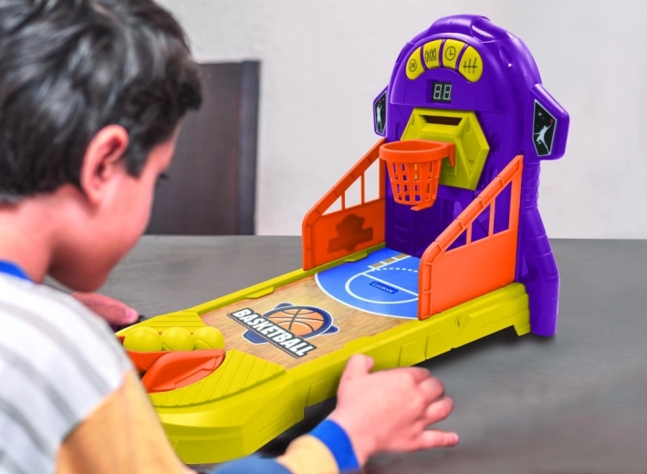 Federbetriebener Abschuss für präzise Würfe