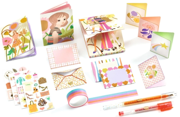 Umfangreiche Ausstattung zum Schreiben und Verzieren