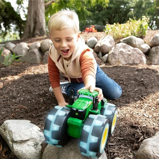 Große Geländeräder für Spiel drinnen und draußen