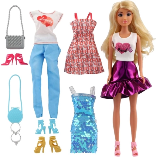 Umfangreiches Set aus Kleidung und Accessoires