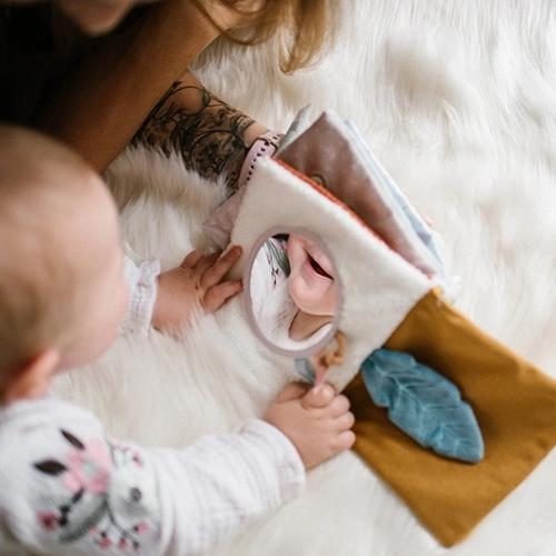 Sicherer Spiegel zum Entdecken
