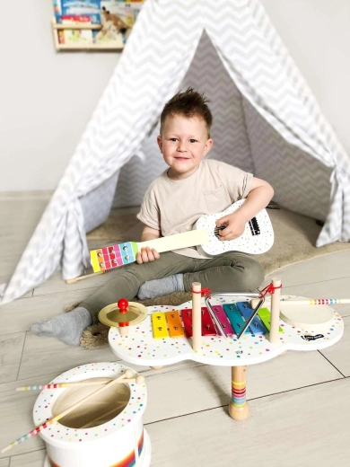 Holzgitarre für Kinderhände