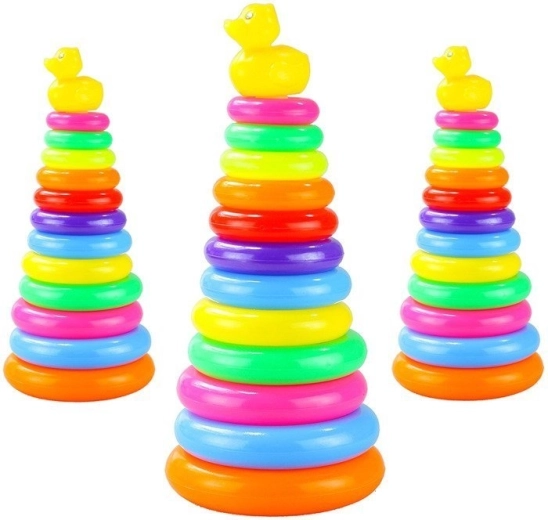 Pyramide aus bunten Ringen