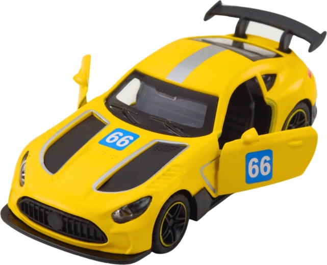 Öffnende Türen und realistische Details