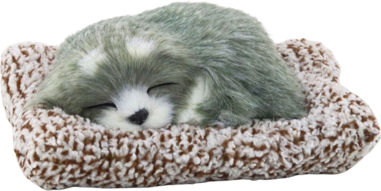 Realistischer Schlaf auf weichem Kuschelbett