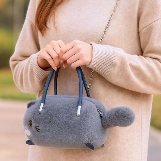 Zwei Griffe und abnehmbare Metallkette