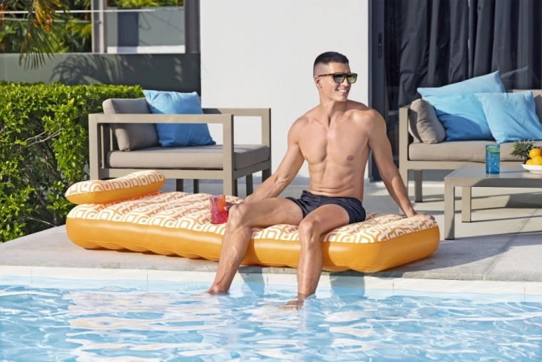 Integriertes Kopfkissen für maximalen Komfort