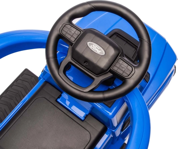Realistisches Ford-Design + Sounds am Lenkrad