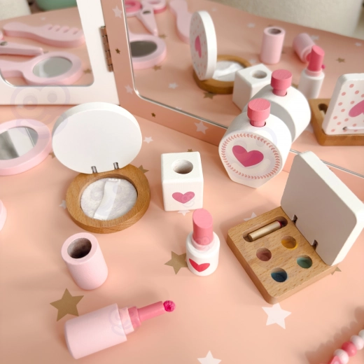 Umfangreiches Set aus Holz-Zubehör