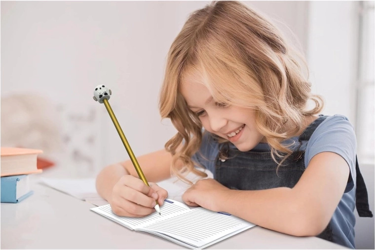 Notizbuch und Stift mit Schnatz