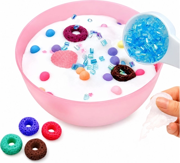 Slime mit Dekorationen mischen für einen einzigartigen Effekt