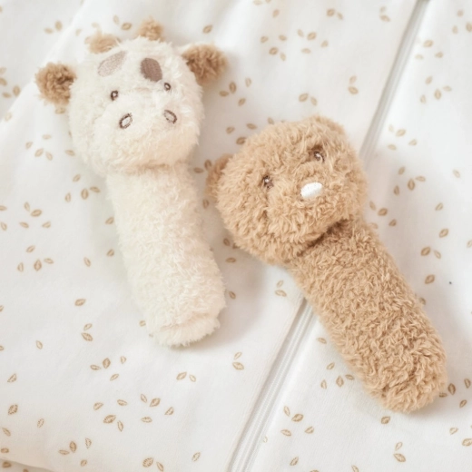 Sanftes Rasseln zur Sinnesstimulation