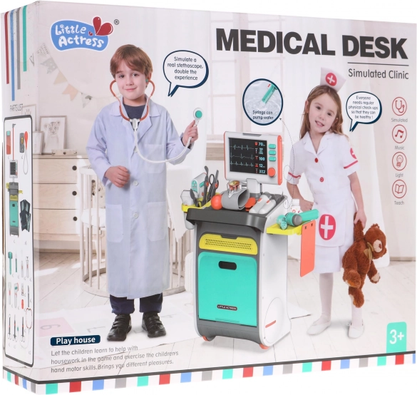 Medizinischer Kinderwagen mit interaktiven Funktionen und über 20 Zubehörteilen