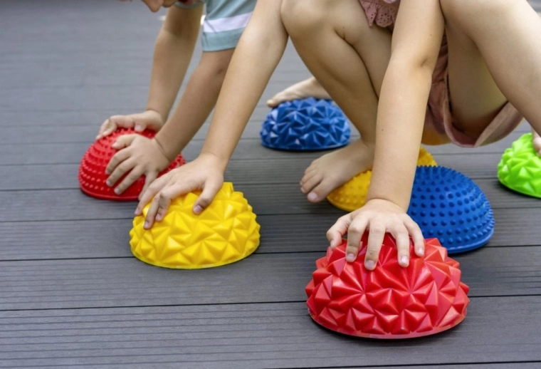 Spielerisches Gleichgewichtstraining für Kinder