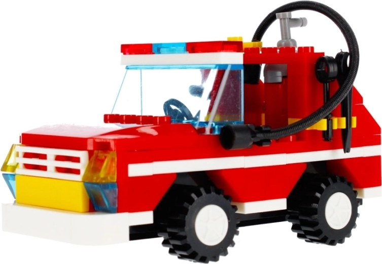 Realistisches Feuerwehrfahrzeug mit funktionalen Details